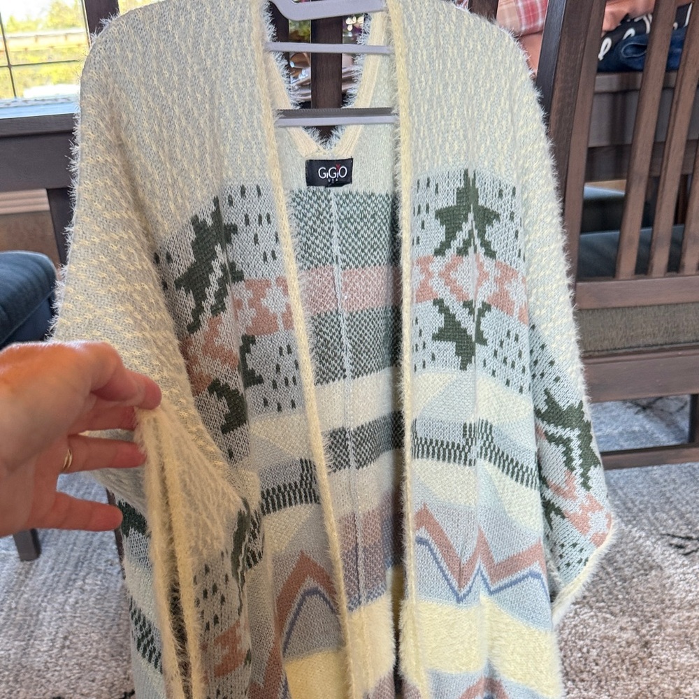 GGO Women's Geometric Cardigan - Cream and Green
